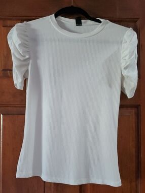SHEIN White Ribbed Puff Sleeve Short Sleeve Top